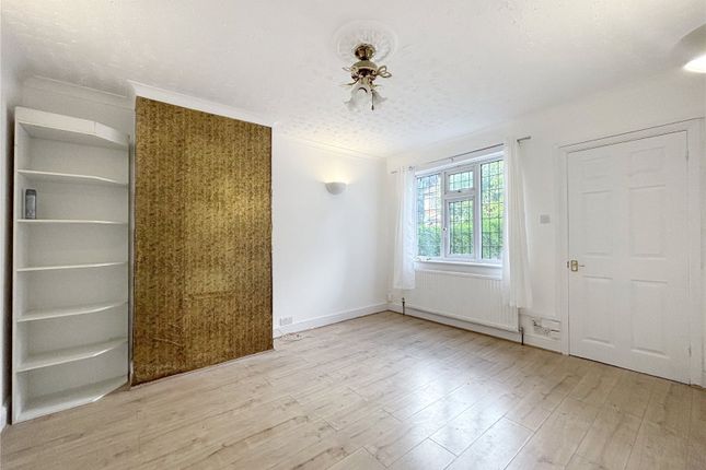 6, Grantham Gardens, Chadwell Heath photo 2