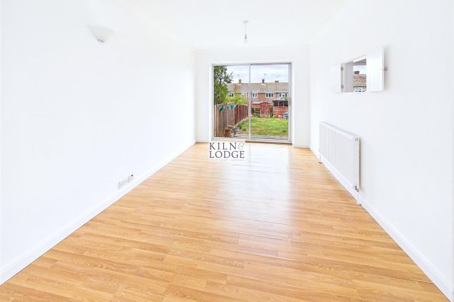 38, Laburnum Drive, Chelmsford photo 3