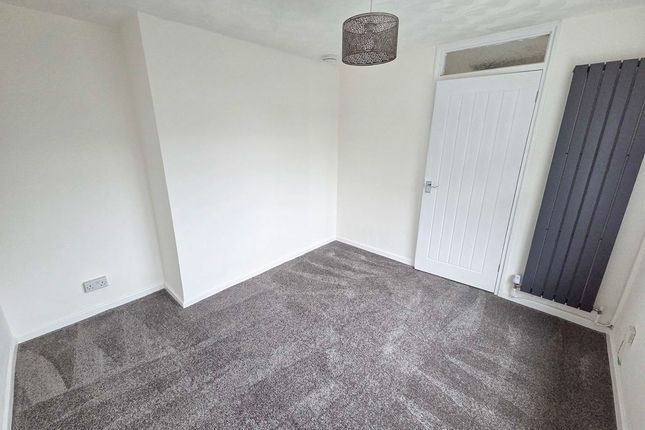 71, Bryn Dolwen, Caerphilly photo 3