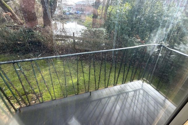 1, Hill View Court, Greater Manchester photo 4