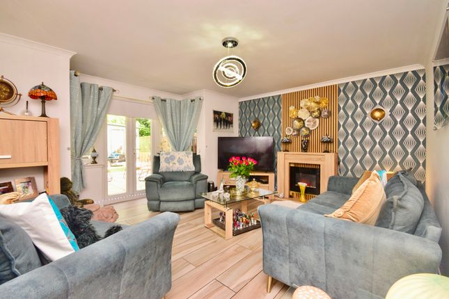 56, Glencairn Drive, Coatbridge photo 2