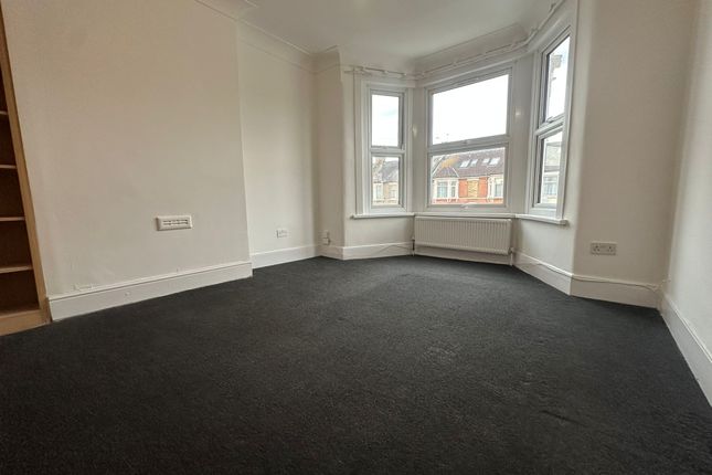 Flat 1, 45c Wellwood Road, Ilford photo 2