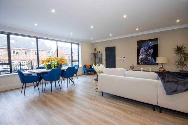 Flat for sale in Clovers Court, Quickley Lane, Chorleywood