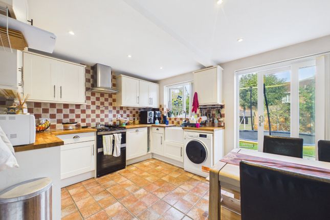 10, Yorkshire Place, Warfield photo 4