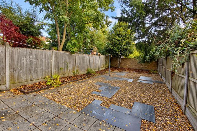 Princes Avenue, London photo 3