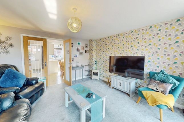 3, Siskin Drive, Glos photo 3