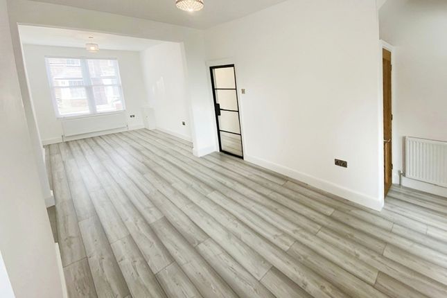 103, Oakfield Street, Greater Manchester photo 4
