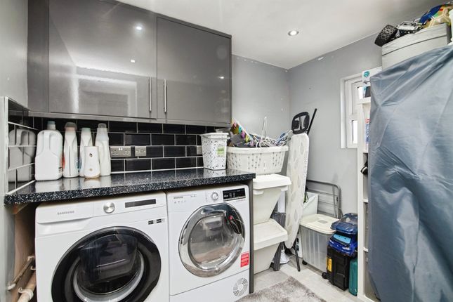 7, Sandfield Grove, Dudley photo 4