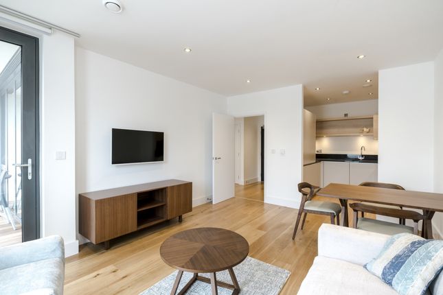 Flat 2, 23, Faraday Road, London photo 3
