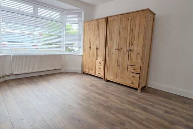 Chaucer Avenue, Hounslow photo 5