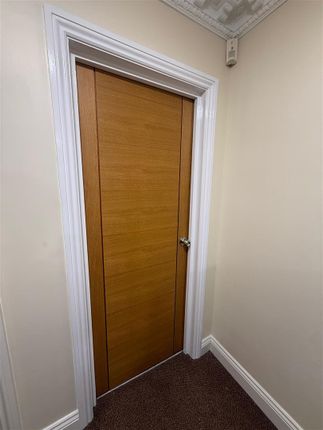 Room 6, 17, Palmerston Road, Buckhurst Hill photo 4