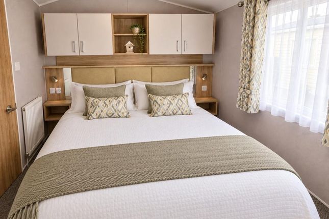 2-bed caravan on Orchard Views Holiday Park, Burmarsh Road, Romney Marsh, £48,000