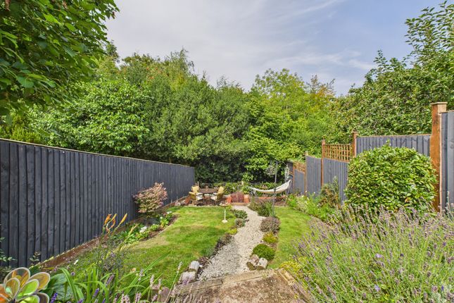 22 Rushbrooke Close, High Wycombe photo 2