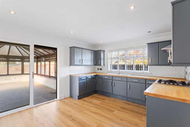 Willowcroft, 19, Cannop Crescent, Stoneyburn photo 3