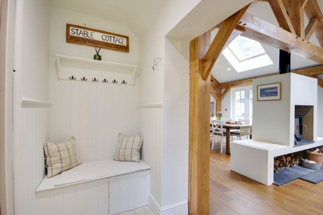 Stable Cottage, Lester Square, Ringwood photo 4