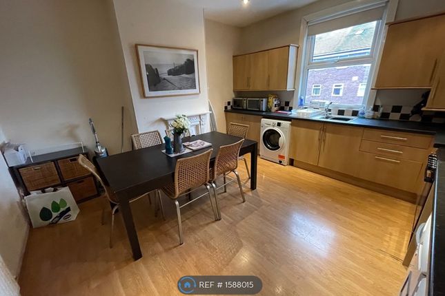 Thumbnail Terraced house to rent in Glebe Place, Leeds