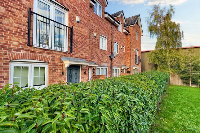 Town house for sale in Malthouse Court, Liversedge