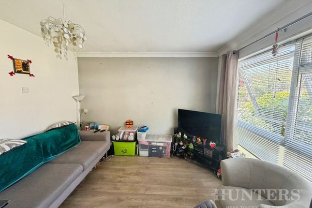 1 Laughton Court, Chiswick Close, Beddington photo 3