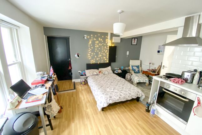 Flat 1, 21, Southgate Street (Zionstone Ltd), Winchester photo 2