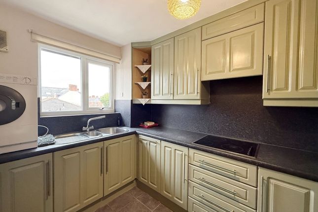 7 Shipley Court, Gateshead photo 3