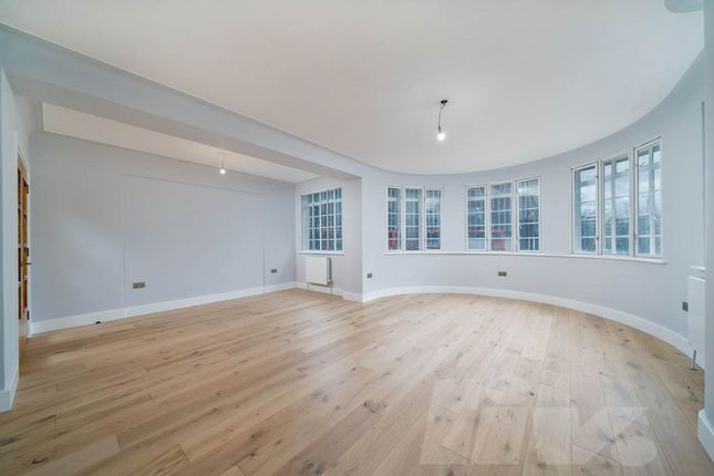 Thumbnail Flat to rent in Regency Lodge, Finchley Road, Hampstead
