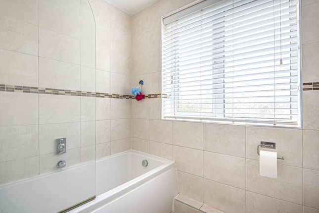 End terrace house to rent in Bedgrove, Aylesbury