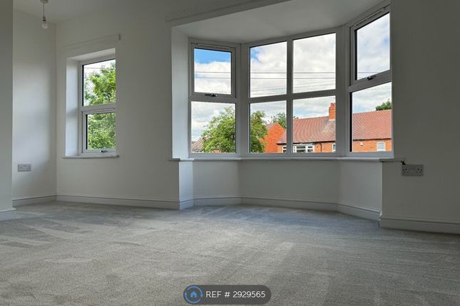 Oakwood Avenue, Wakefield photo 2