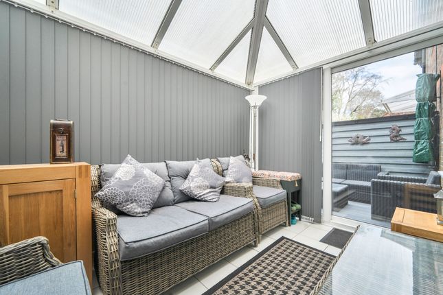 5 George Denyer Close, Haslemere photo 4