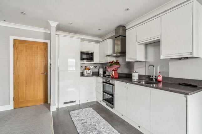 Flat for sale in The Broadway, Farnham Common, Slough
