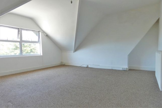 Top Floor Flat, 13, Beachborough Road, Kent photo 2