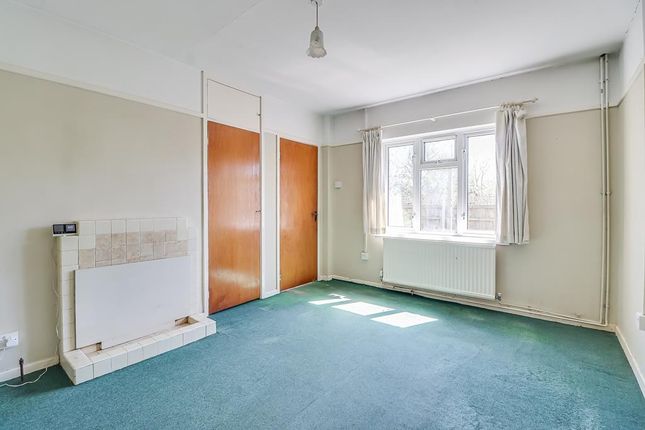 4, Brays Lane, Rochford photo 3