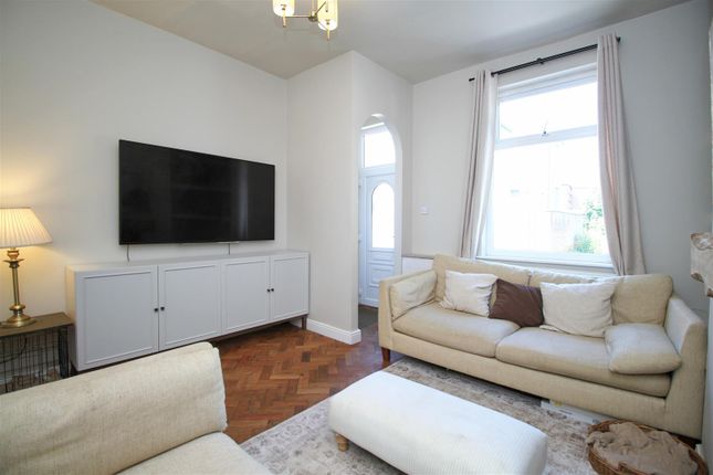2, Andrew Street, Hyde photo 3