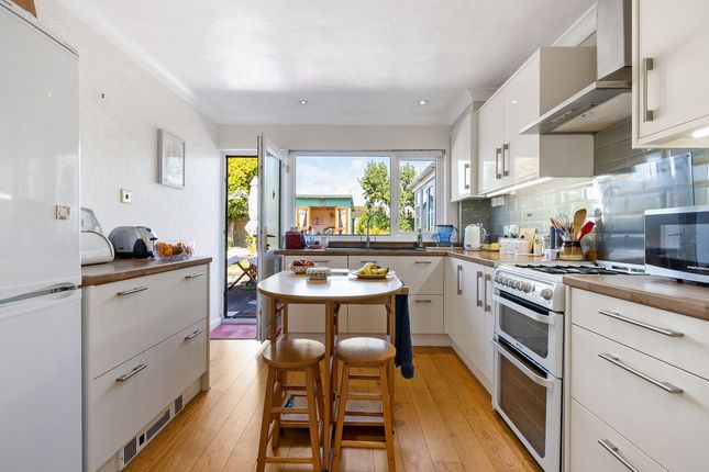 2, Singleton Close, Aldwick, Bognor Regis, West Sussex photo 5