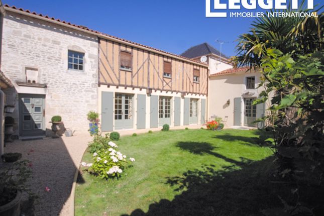 Villa for sale in Haimps, Charente-Maritime, Nouvelle-Aquitaine