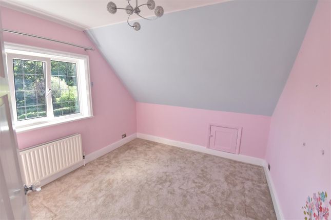 Flat to rent in Lovelace Road, Long Ditton, Surbiton