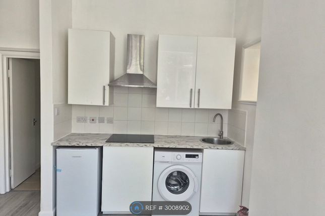 Flat, Walm Lane, London photo 4