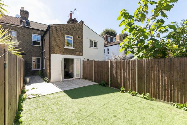 Terraced house to rent in Elcot Avenue, London