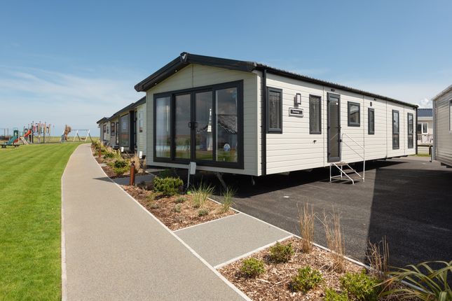Thumbnail Mobile/park home for sale in The Willerby Dorchester, Seaview Holiday Park, Whitstable