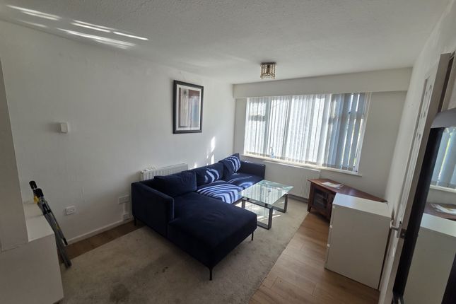 60, Baguley Crescent, Manchester photo 4
