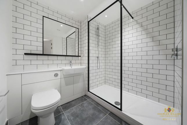Flat 2, Finlay House, London photo 2