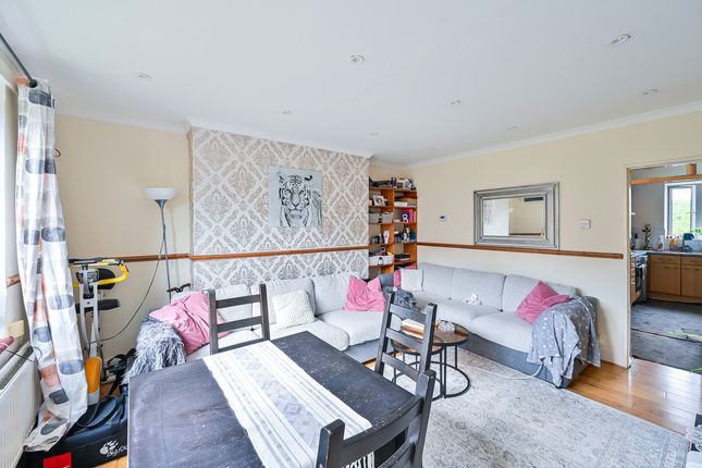 Flat Flat 19, Sidney Boyd Court, West End Lane, London photo 2