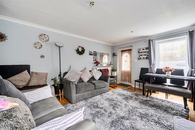 1, Farnborough Close, Maidstone photo 2