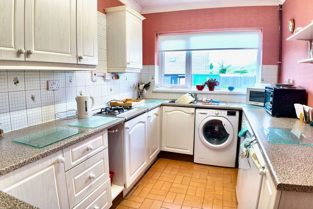 51 Rolls Avenue, Hengoed photo 2