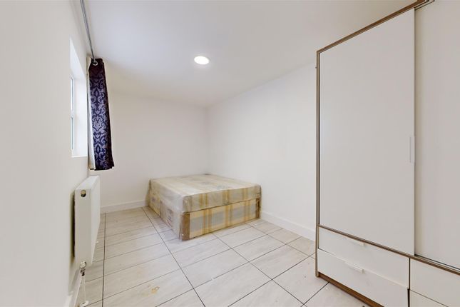 Thumbnail Flat to rent in 103, High Road, London