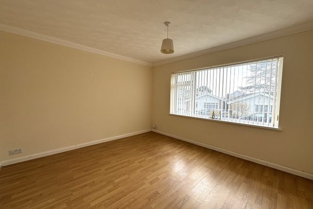 4, Grove House, Clyne Close, Swansea photo 2