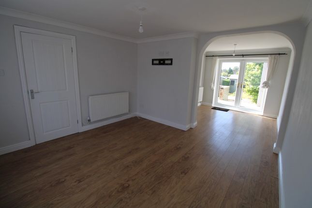 42, Ton Glas, Bridgend photo 4
