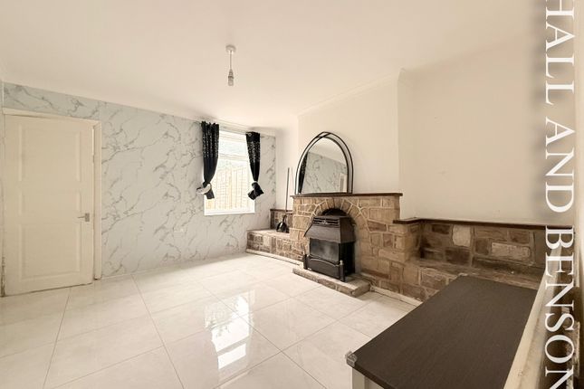 32, NOTTINGHAM photo 4