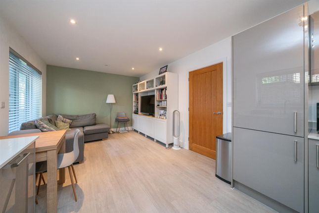 2 The Birches, 15 Sandridge Park, St Albans photo 2
