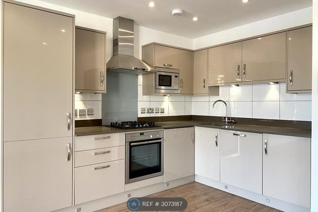 Flat, Vulcan House Tooting High St, London photo 3