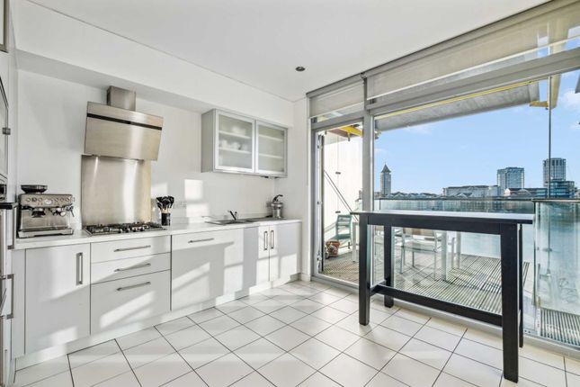 Flat for sale in The Montevetro Building, Battersea